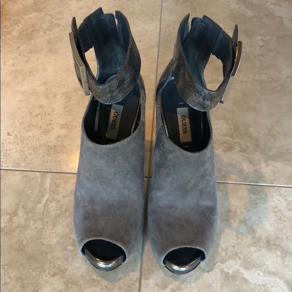 Peep toe heels